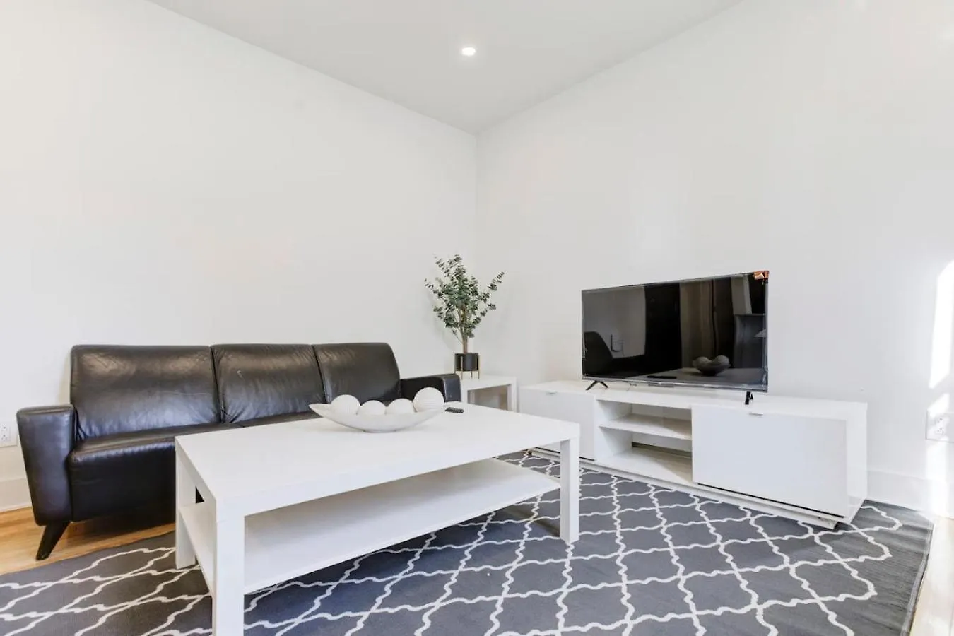 Downtown Hideaway Peaceful And Trendy Zd4 Apartment Montreal