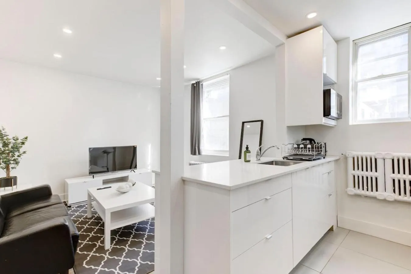 Downtown Hideaway Peaceful And Trendy Zd4 Apartment Montreal