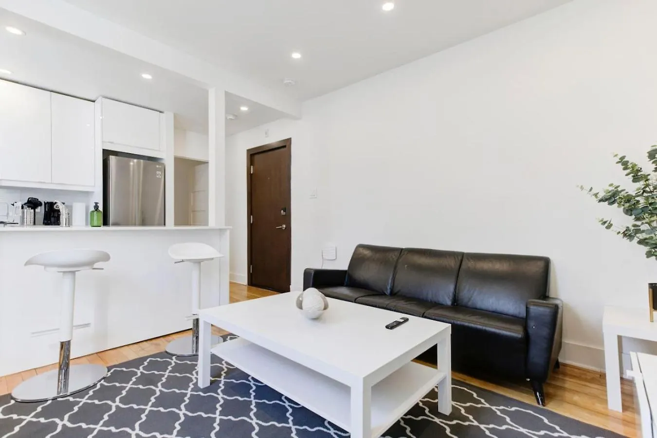 Downtown Hideaway Peaceful And Trendy Zd4 Apartment Montreal Canada